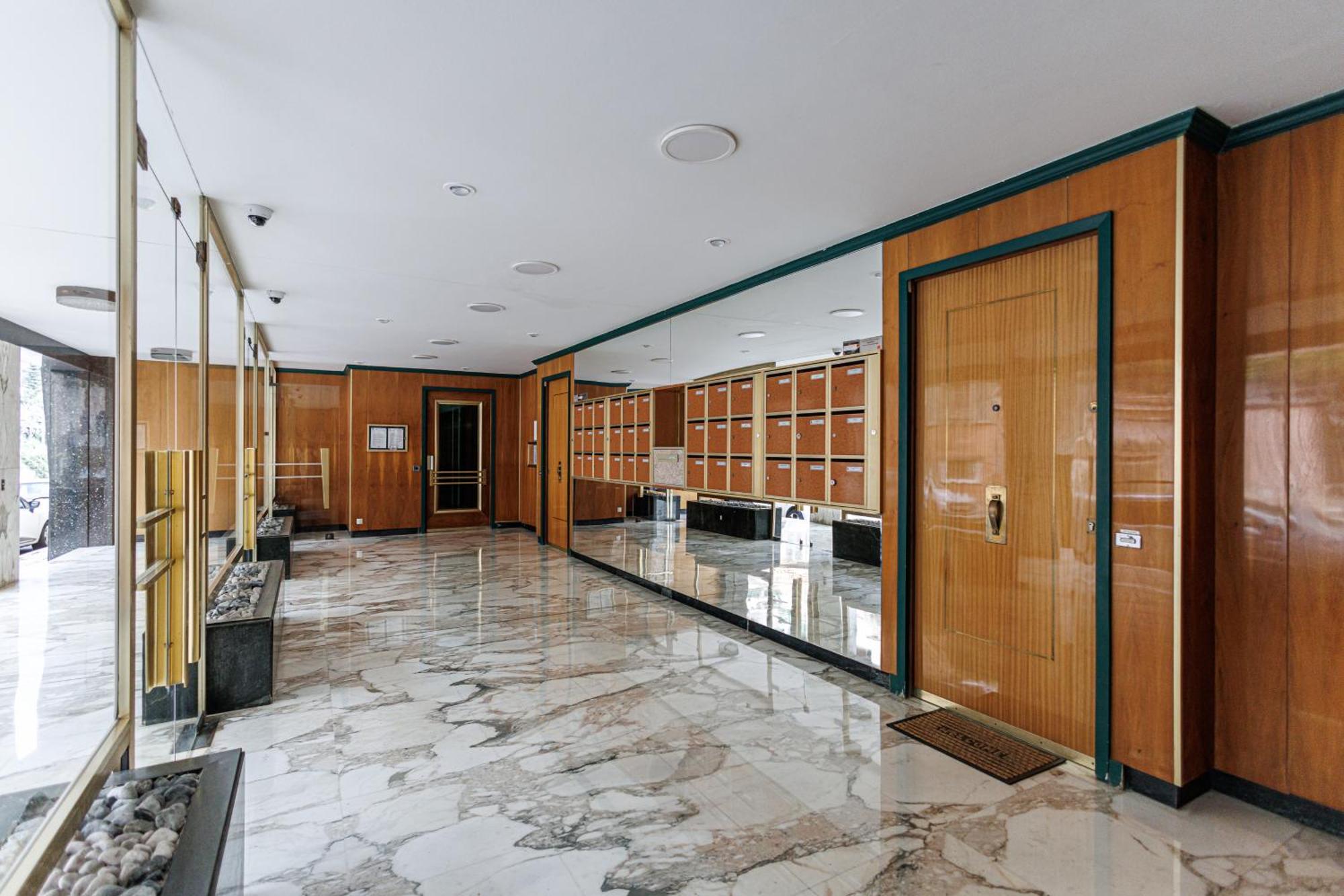 Le Soleia - Spacious 3p - Beachfront - Parking Apartment Menton