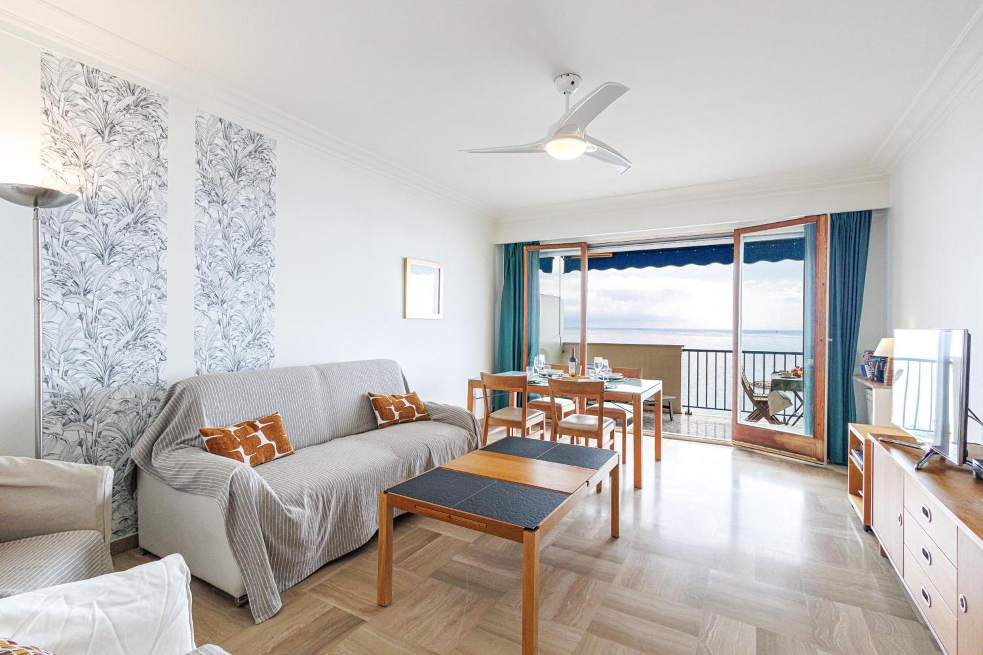 Le Soleia - Spacious 3p - Beachfront - Parking Appartement
